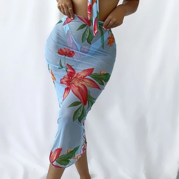 🌸Floral 3-PC Swimsuit Set🌸 - Picture 3 of 6